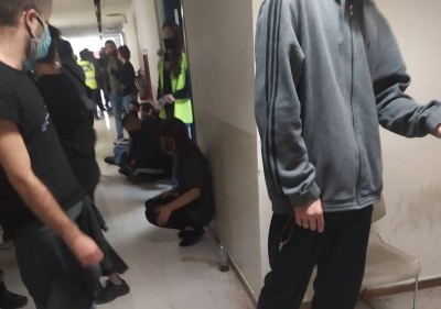 Στοιβαγμένοι κατά δεκάδες στους διαδρόμους της ΓΑΔΑ οι συλληφθέντες της επετείου Γρηγορόπουλου