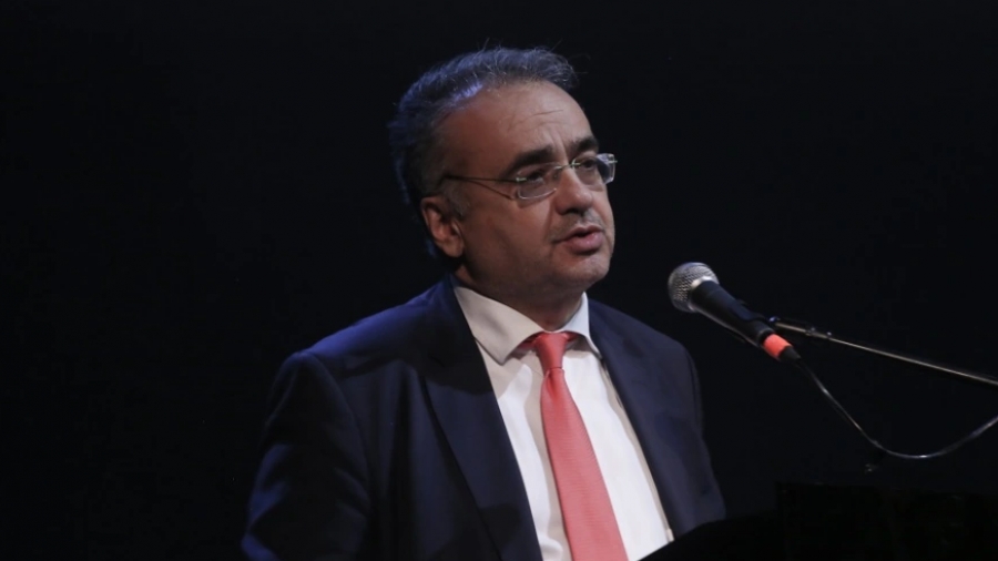 Βερβεσός: Μόνο σε τριτοκοσμικές χώρες κλείνουν τα δικαστήρια λόγω «ανόδου της θερμοκρασίας»