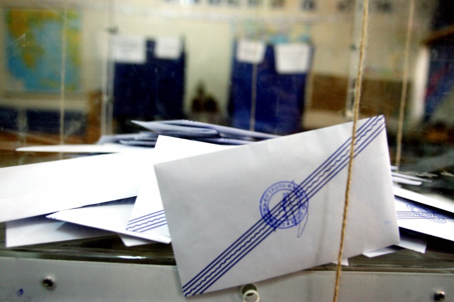 Εθνικές εκλογές: Πότε ξεκίνησε το «δαγκωτό» και πώς «μαύριζαν» τους υποψηφίους