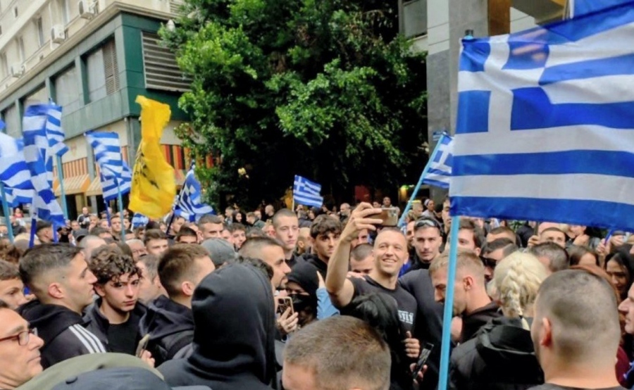 Λαοθάλασσα στο κέντρο της Αθήνας για τη Συμμαχία Ελλήνων – Κασιδιάρης: Η Εθνική Αντίσταση είναι εδώ