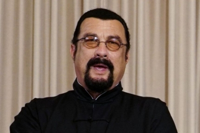 Ο διάσημος ηθοποιός Steven Seagal έγινε μέλος κόμματος που υποστηρίζει τον Vladimir Putin