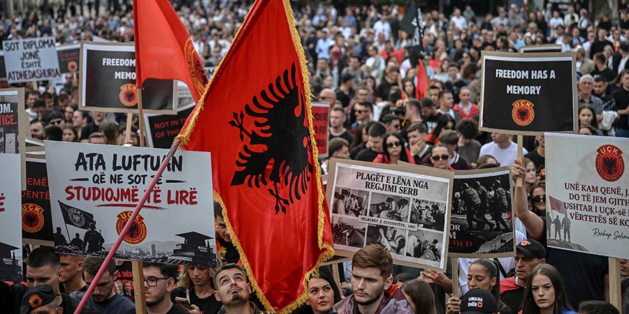 Εφιάλτης ξυπνά στα Bαλκάνια, γυρίζουν οι δαίμονες του πολέμου – Προειδοποίηση σοκ για «μπαρουταποθήκη» που εκρήγνυται