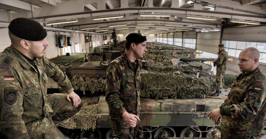 Γερμανία: Νέα υπόθεση υψηλών δαπανών του υπουργείου Άμυνας για εξωτερικούς συμβούλους