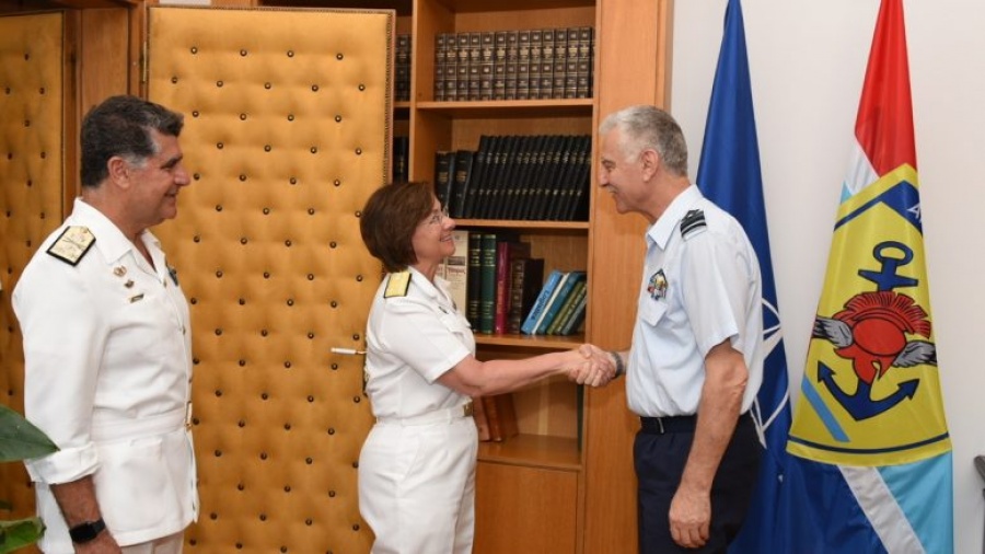 Με την διοικητή του 6ου Αμερικανικού στόλου συναντήθηκε ο αρχηγός ΓΕΕΘΑ πτέραρχος Χριστοδούλου