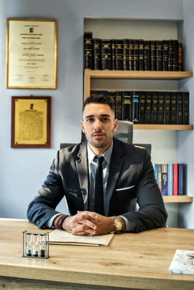 Μάνος Δρακωνάκης: Η δικηγορία δοκιμάζει τα όρια σου, η προσήλωση όμως στους στόχους είναι ο σταθερός μου πυλώνας