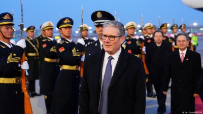 Ιστορική επίσκεψη Starmer στην Κίνα - Αμφιθυμία και αντιδράσεις για τη σχέση Λονδίνου - Πεκίνου