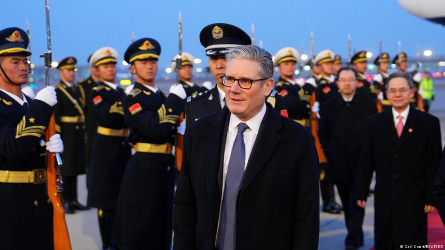 Ιστορική επίσκεψη Starmer στην Κίνα - Αμφιθυμία και αντιδράσεις για τη σχέση Λονδίνου - Πεκίνου