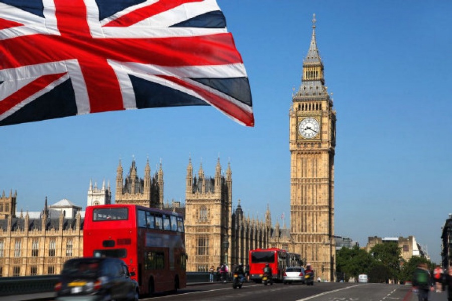Βρετανία: Πλεόνασμα 112 εκατ. λιρών το οικονομικό έτος Μαρτίου, για πρώτη φορά από το 2002