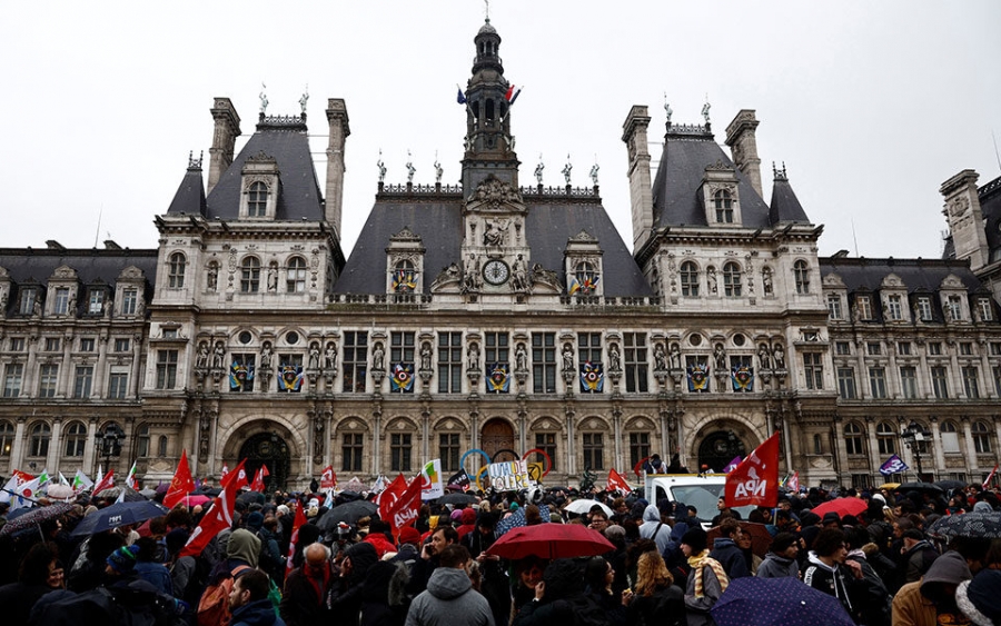 Γαλλία: Το Συνταγματικό Συμβούλιο επικύρωσε την αύξηση του ορίου ηλικίας συνταξιοδότησης