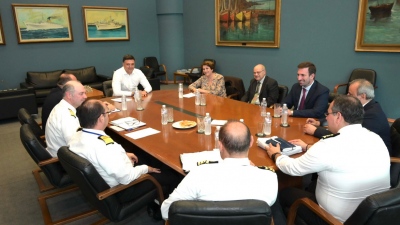 Κικίλιας: διάλογος για την αποσυμφόρηση του λιμανιού της Ραφήνας - Aκολουθεί συνάντηση με εκπροσώπους ακτοπλοϊκών εταιρειών