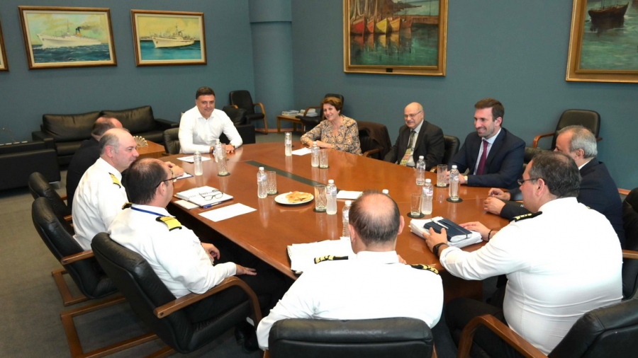 Κικίλιας: διάλογος για την αποσυμφόρηση του λιμανιού της Ραφήνας - Aκολουθεί συνάντηση με εκπροσώπους ακτοπλοϊκών εταιρειών