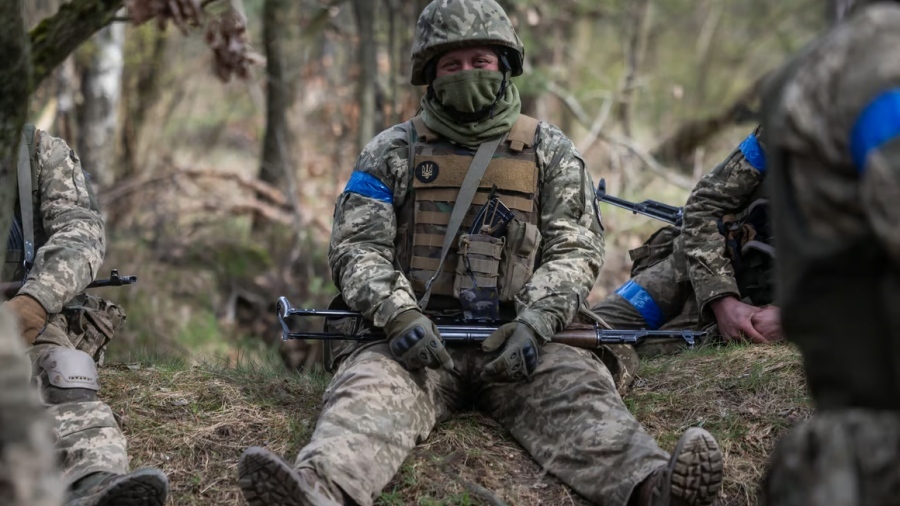 Τους τελειώνουν οι άνδρες - Οι Ουκρανοί επιστρατεύουν ανάπηρους και πολύτεκνους