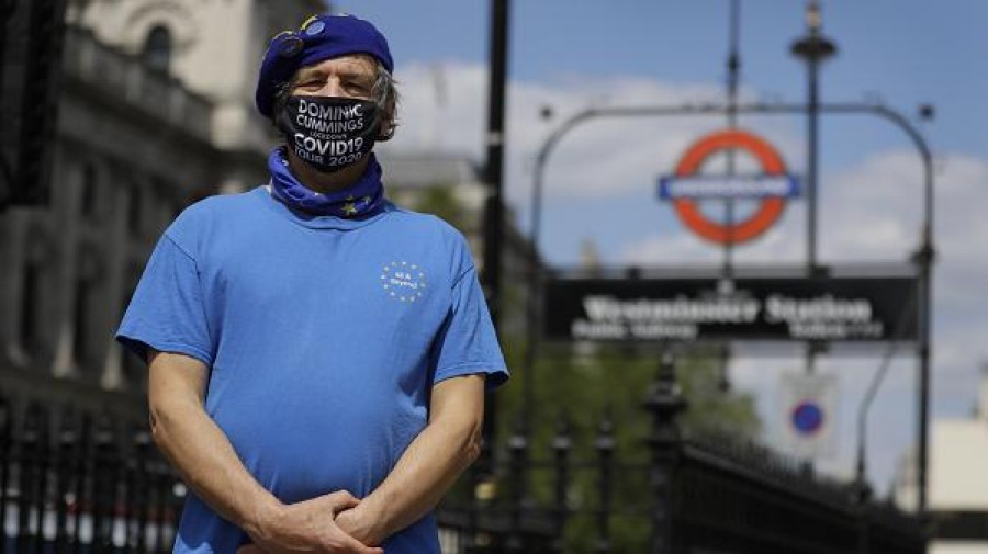 Γαλλία: Υποχρεωτική μάσκα στους περισσότερους εργασιακούς χώρους από 1η Σεπτέμβρη