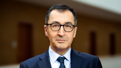 Özdemir (Γερμανία): Προτείνει κατάργηση ΦΠΑ σε είδη τροφίμων και δεύτερο πακέτο στήριξης κατά της ακρίβειας