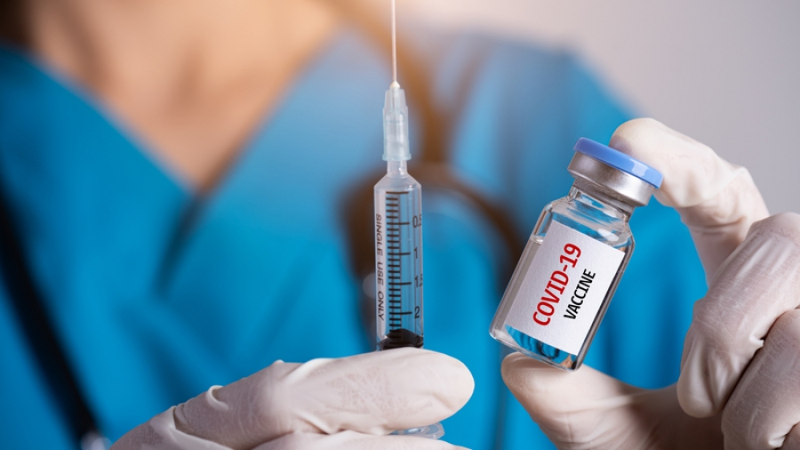 H συνέντευξη μιας νοσοκόμας: Τα πράγματα με τον κορωνοιό και τα εμβόλια δεν εξελίσσονται σωστά