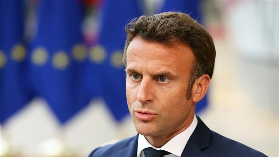 Γαλλία: Για «σκληρό» φθινόπωρο στην οικονομία προειδοποιεί ο Macron