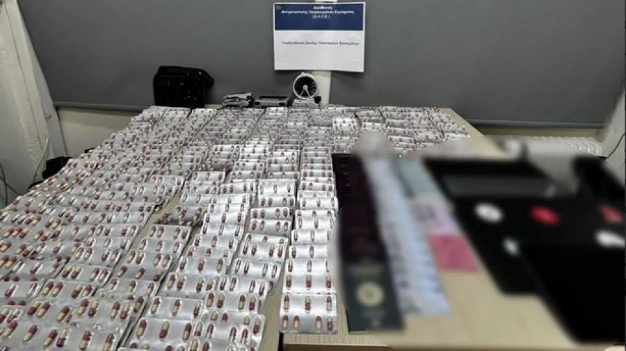 ΕΛ.ΑΣ: Εξάρθωση κυκλώματος παράνομης διακίνησης φαρμάκων - Κλοπές σε Αθήνα και εξωτερικό - Μία σύλληψη, δύο αναζητούνται