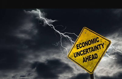 Συνταγή καταστροφής - Με… δανεικά και ελλείμματα οι κυβερνήσεις πατάνε γκάζι στην οικονομία –  Στο 100% του ΑΕΠ το χρέος το 2029