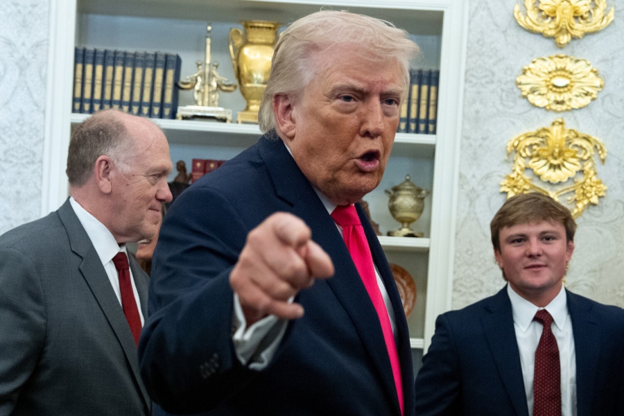 Με βρισιές και τελεσίγραφα ο «νταής» Trump προσπαθεί να ανοίξει το Hormuz – Τον περιγελούν οι Ιρανοί…