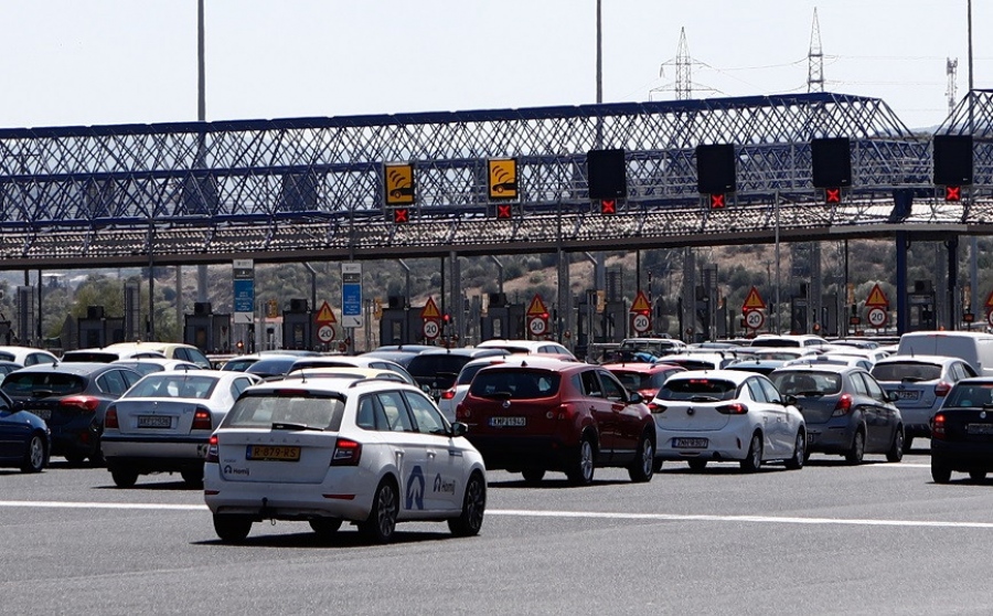 Σιγή ασυρμάτου και πάλι από την κυβέρνηση για το «επικίνδυνο περιστατικό» – Γιατί δεν έχουν οδό διαφυγής οι εθνικοί δρόμοι;