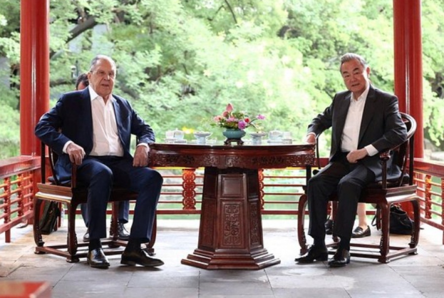 Στην Κίνα ο Lavrov με ατζέντα το Ουκρανικό, τη Μέση Ανατολή και τις σχέσεις με τις ΗΠΑ