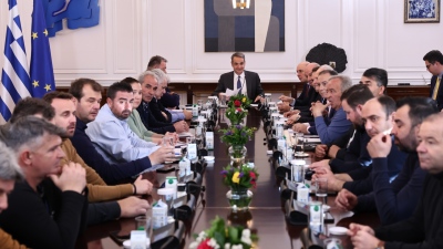 Ολοκληρώθηκε μετά από 4 ώρες η συνάντηση των αγροτών με τον Κυριάκο Μητσοτάκη