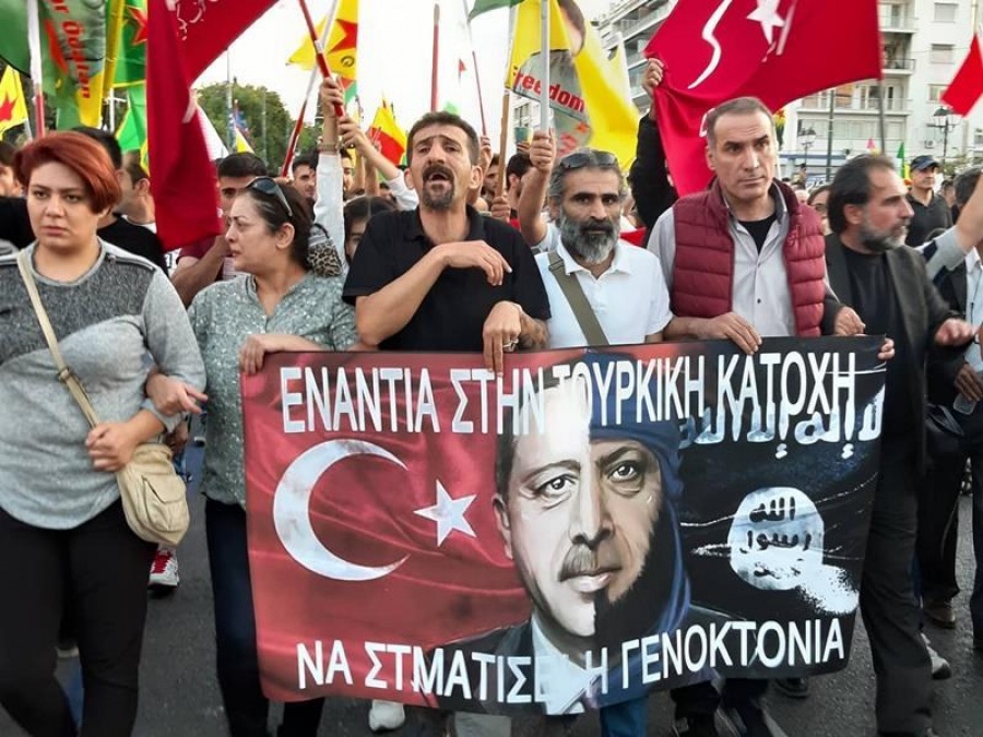 Πορεία διαμαρτυρίας Κούρδων σε Αθήνα, Θεσσαλονίκη και Παρίσι - Έκαψαν τουρκικές σημαίες
