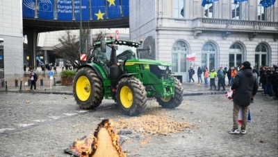 European farmers are also angry – The EU is killing primary production with… regulations, we will be eating garbage