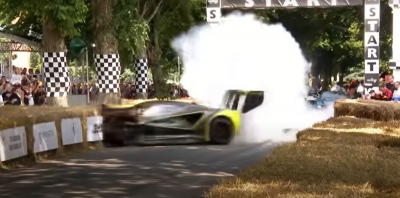 Η Lotus Evija X των 2.000 ίππων τα έκανε μαντάρα στο φετινό Goodwood