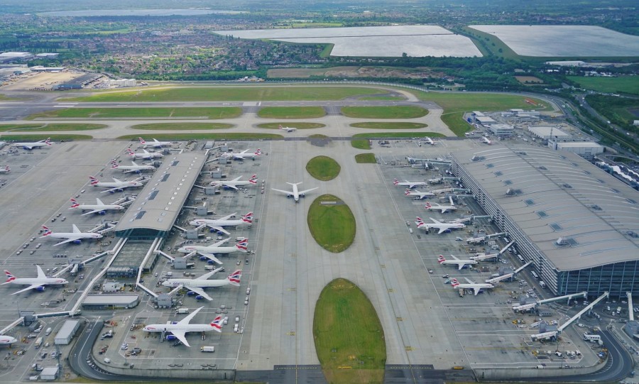 Βρετανία: Περικοπή έως και 1.200 θέσεων εργασίας εξετάζει το αεροδρόμιο Heathrow