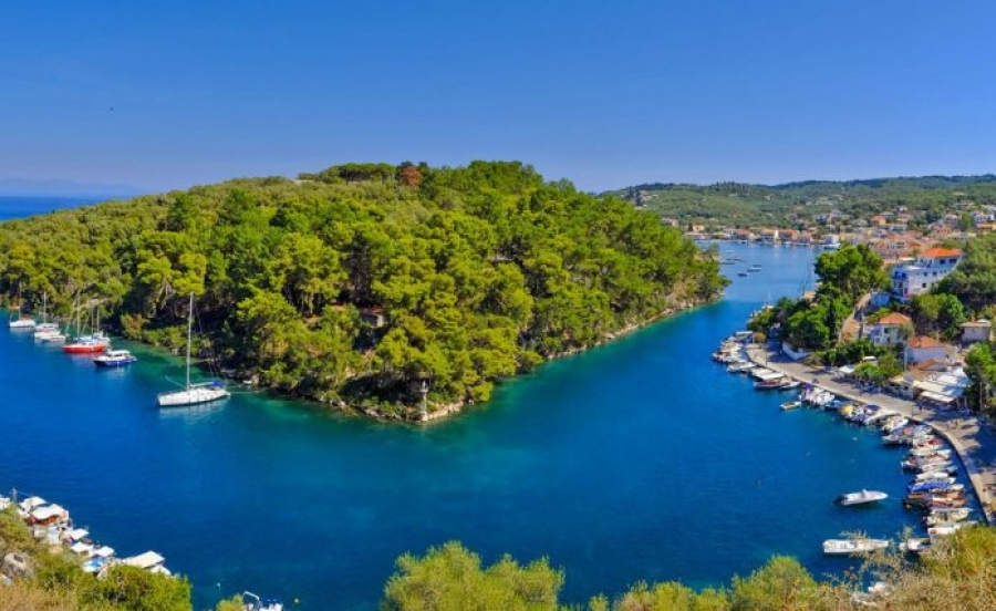 HomeToGo: Σε ποιο ελληνικό νησί αυξήθηκαν 180% οι αναζητήσεις για διαμονή