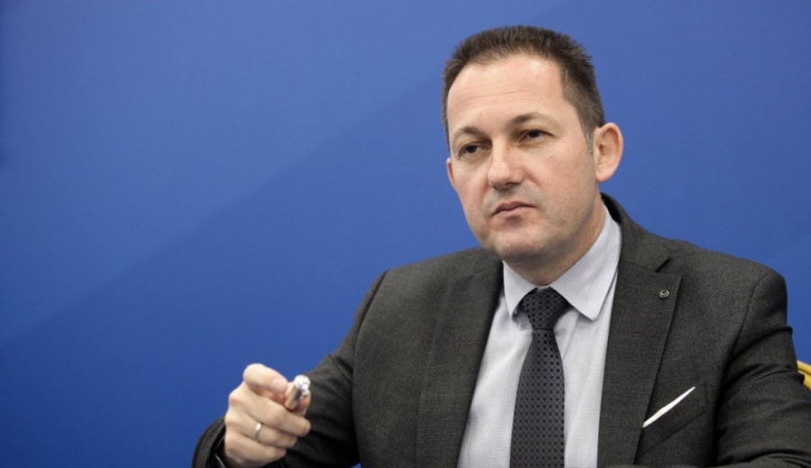 Στην Πάτρα ο Πέτσας μετά το «αντάρτικο» των εμπόρων - Θα ανοίξουν κανονικά τα μαγαζιά