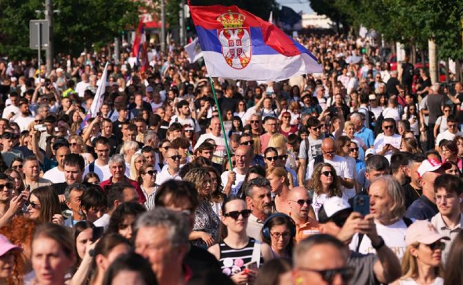 Δραματικές εξελίξεις: Παραιτείται ο Vucic – Σχέδιο «έγχρωμης επανάστασης» στα Βαλκάνια
