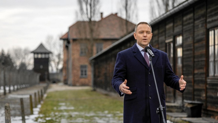 Ιστορική ντροπή: «Για το Ολοκαύτωμα φταίει και η... Σοβιετική Ένωση», ισχυρίστηκε ο Πολωνός πρόεδρος - Σάλος στη Ρωσία