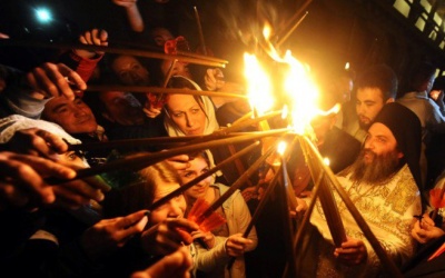 Στις 18:30 αύριο (7/4) φθάνει στην Αθήνα το Άγιο Φως