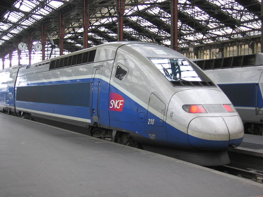 Γαλλία: Περικοπές 2.000 θέσεων εργασίας στους γαλλικούς σιδηροδρόμου SNCF το 2019