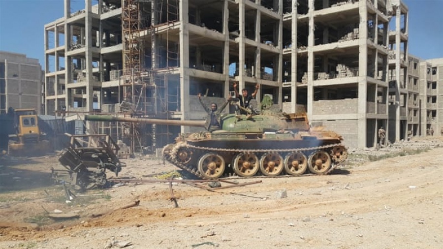 Λιβύη: Σφοδρές μάχες για την κατάληψη της Τρίπολης - Όλμοι έπληξαν προάστιο της πόλης