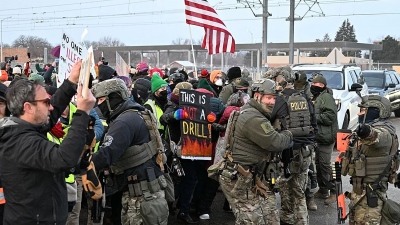 Χάος στις ΗΠΑ - Εκτός ελέγχου οι διαδηλώσεις στη Minnesota, ο Trump απειλεί με το Νόμο περί Εξέγερσης
