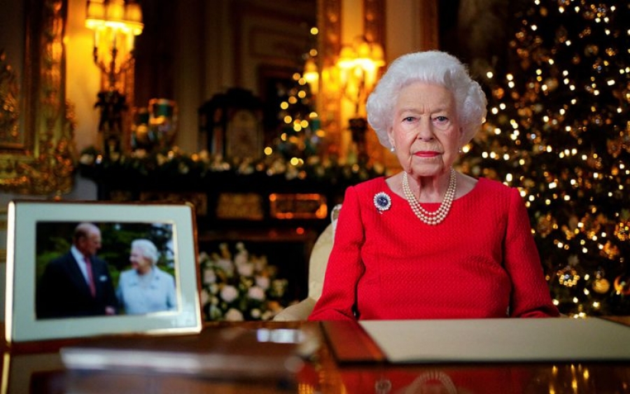 Βρετανία: Η βασίλισσα Ελισάβετ θυμήθηκε τον Φίλιππο στο χριστουγεννιάτικο μήνυμά της