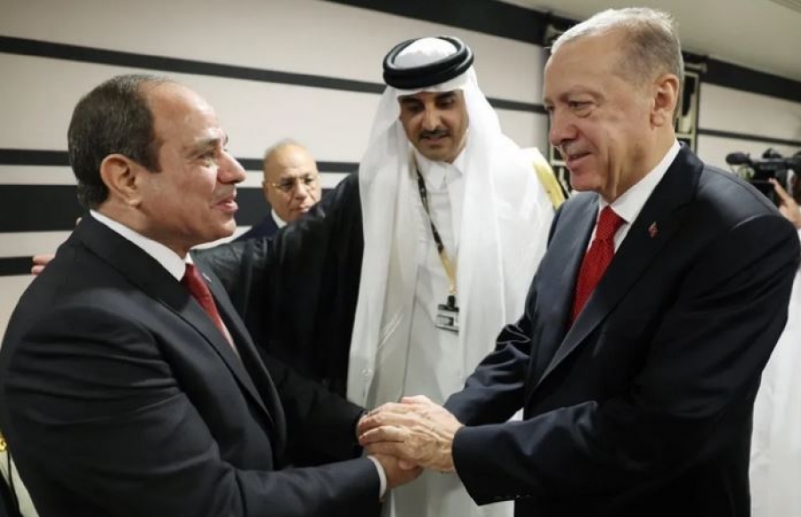 Η διπλωματία του… ποδοσφαίρου – Ιστορική συνάντηση του Erdogan με τον Αιγύπτιο πρόεδρο στο Κατάρ