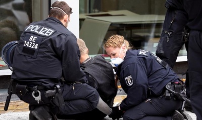 Διαδηλώσεις και στη Γερμανία κατά του lockdown – Επεισόδια στο Βερολίνο