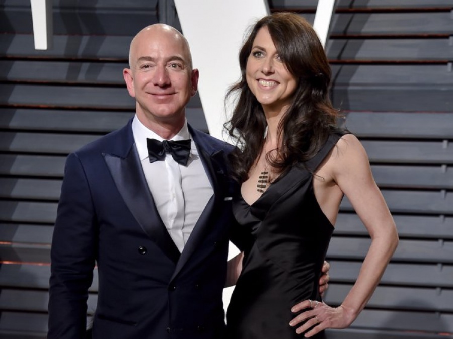 Ο Bezos παραμένει ο πλουσιότερος άνθρωπος στον κόσμο μετά το διαζύγιο – Η πρώην σύζυγος πήρε 26 δισ. δολάρια