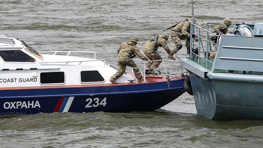 Περισσότεροι από 160 Bορειοκορεάτες, που επέβαιναν σε δύο λαθρεμπορικά σκάφη, συνελήφθησαν από τις ρωσικές αρχές