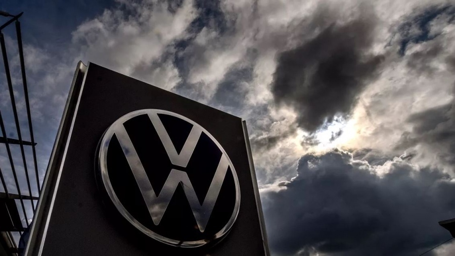 DBRS: Υποβάθμιση της Volkswagen σε BBB (high), με σταθερό trend - Πιέσεις στην παγκόσμια αυτοκινητοβιομηχανία