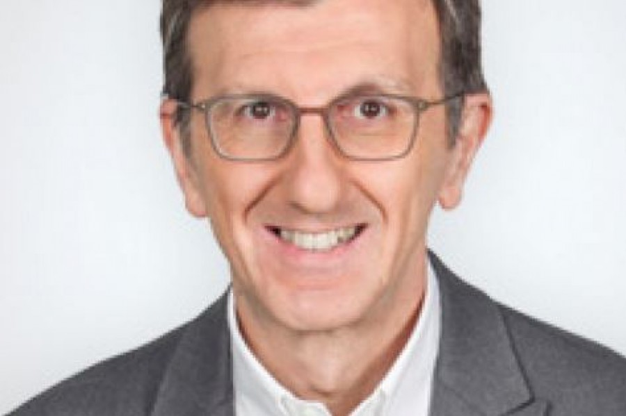 Κουκουλοφόροι έγραψαν συνθήματα και πέταξαν τρικάκια έξω από το σπίτι του Πορτοσάλτε