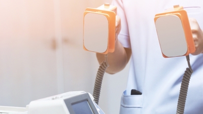 Δωρεά 3 απινιδωτών στο δήμο Δελφών από το Metropolitan Hospital