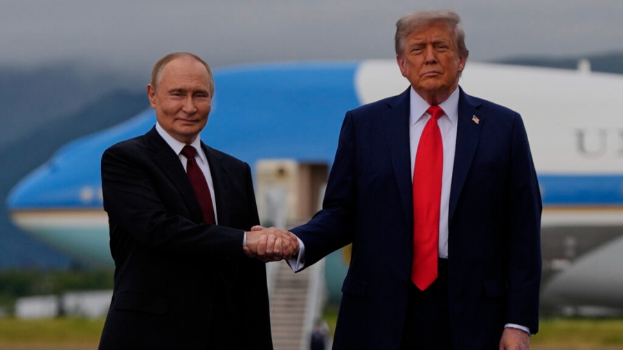 Συνάντηση Trump - Putin στην Αλάσκα: Οι φωτογραφίες ενός ιστορικού τετ α τετ