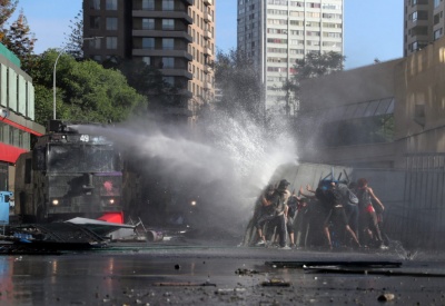 Χιλή: Παρά τον κυβερνητικό ανασχηματισμό δεν αποκλιμακώνεται η κρίση – Νέες διαδηλώσεις και συγκρούσεις