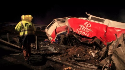 Τραγωδία στα Τέμπη: Νέα ηχητικά ντοκουμέντα από τη μοιραία νύχτα - Τα τηλέφωνα του σταθμάρχη που μαρτυρούν ... χάος