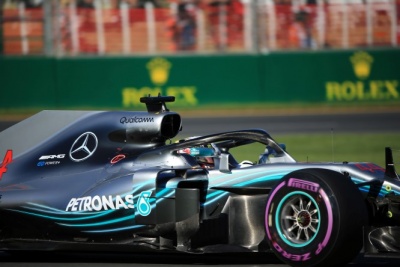 F1: O Hamilton νίκησε και στην Ιαπωνία και «αγκαλιάζει» τον τίτλο